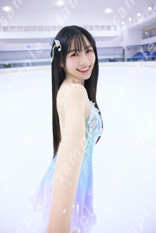 乃木坂46川﨑桜の氷上スケートショット公開 フィギュア歴10年 写真集