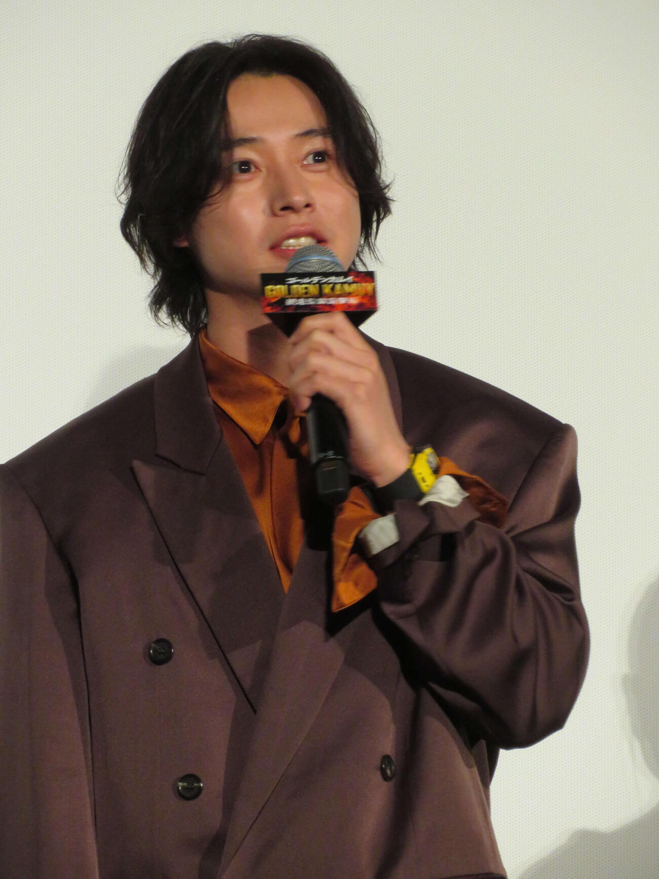映画「ゴールデンカムイ　網走監獄襲撃編」公開記念舞台あいさつに登壇した山﨑賢人（撮影・村上幸将）