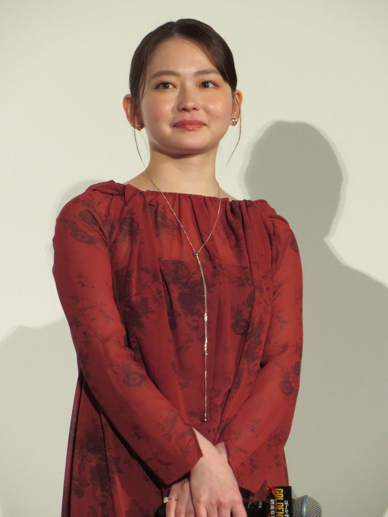 映画「ゴールデンカムイ　網走監獄襲撃編」公開記念舞台あいさつに登壇した山田杏奈（撮影・村上幸将）
