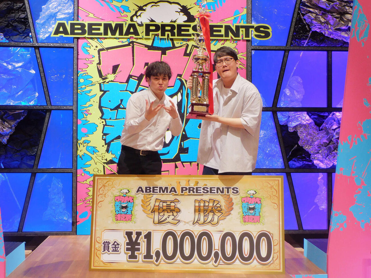 ワタナベお笑いNo．1決定戦で優勝したファイヤーサンダー（撮影・寺本吏輝）