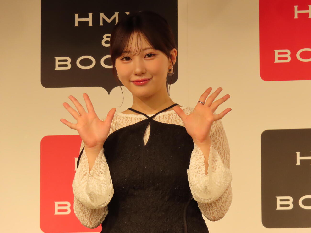 3rd写真集「ぜんぶ、ほんと」の発売会見に臨んだ田中美久