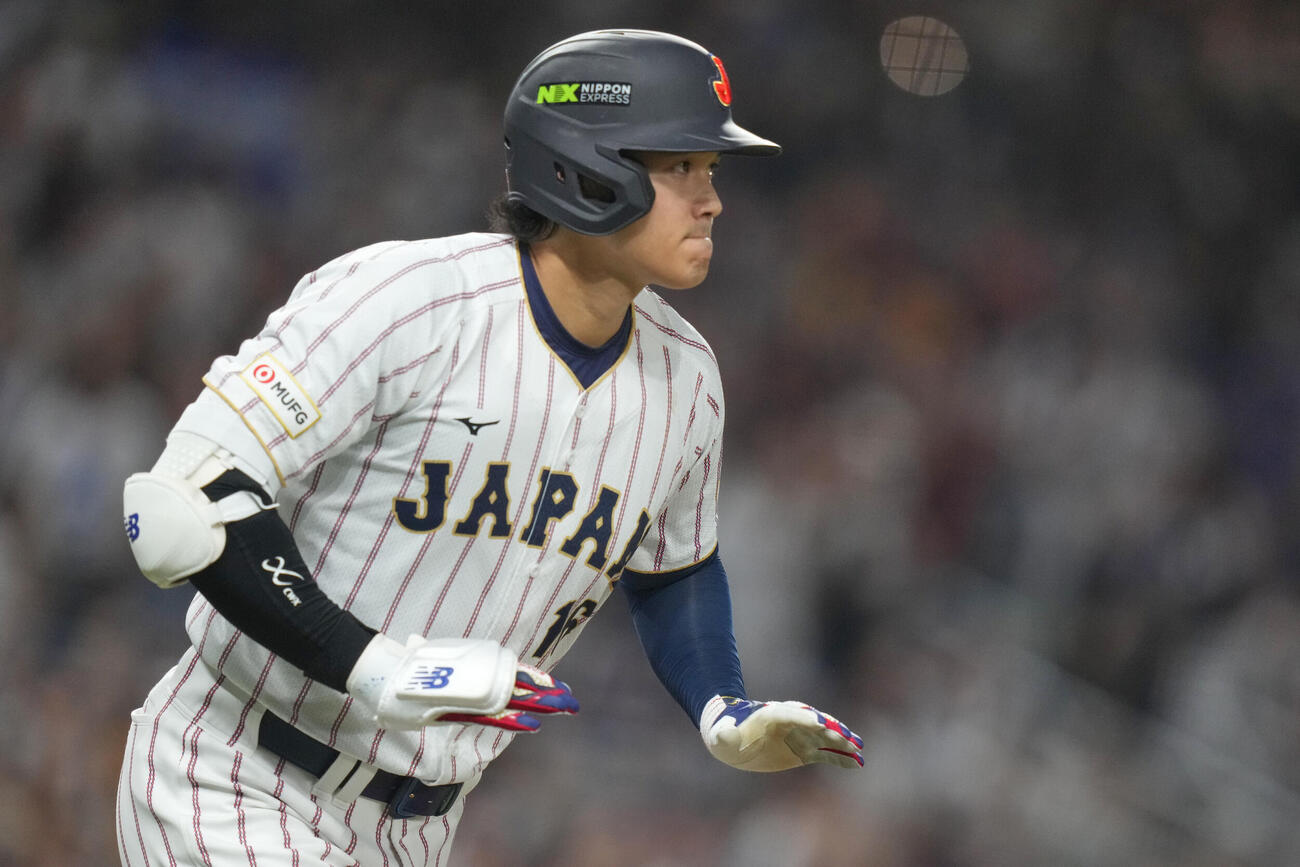 1回、ソロを放ち走り出す大谷翔平（AP）