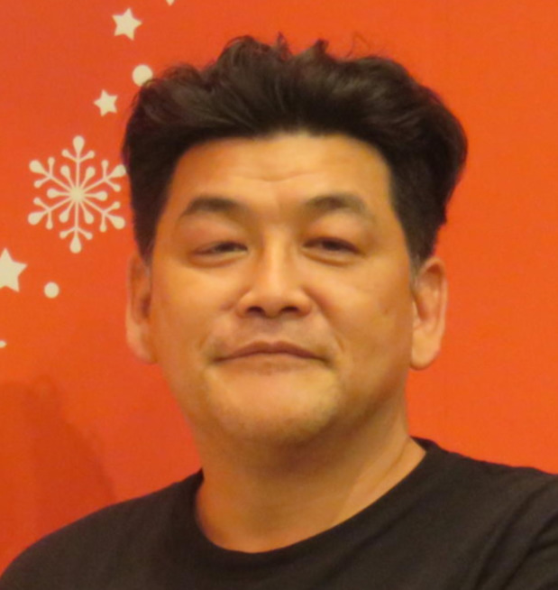 サンドウィッチマン富澤たけし（2025年12月撮影）