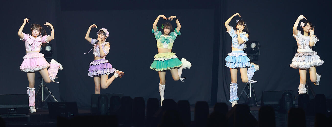 「CREATEs presents IDOL RUNWAY COLLECTION 2026 Supported by TGC」に登場したvVibe！（撮影・野上伸悟）
