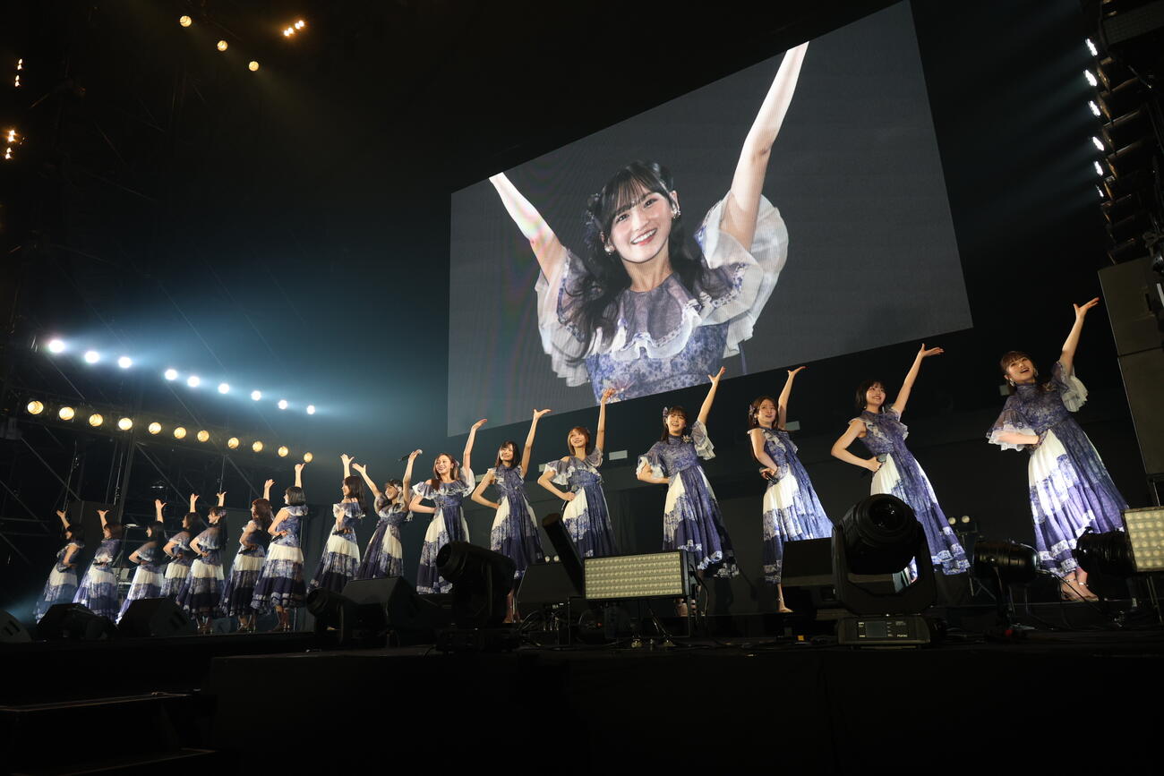 「CREATEs presents IDOL RUNWAY COLLECTION 2026 Supprted by TGC」でライブパフォーマンスを披露する乃木坂46　（C）CREATEs presents IRC 2026