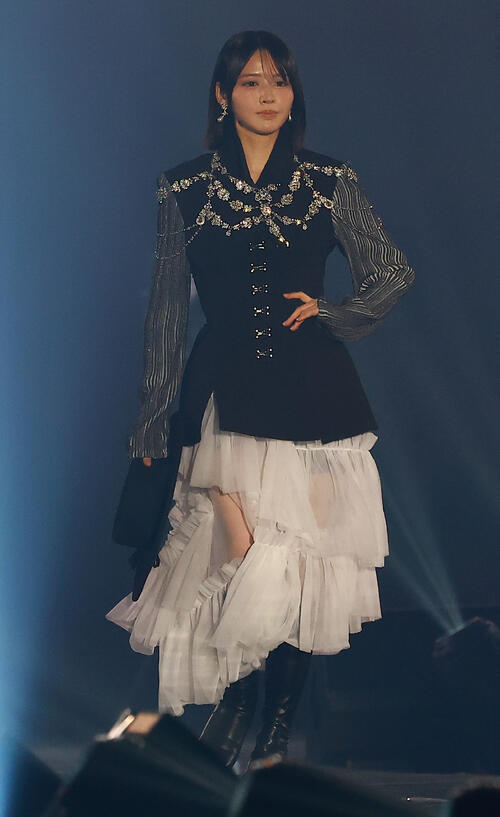 「CREATEs presents IDOL RUNWAY COLLECTION 2026 Supported by TGC」に登場したFRUITS ZIPPERの鎮西寿々歌（撮影・野上伸悟）
