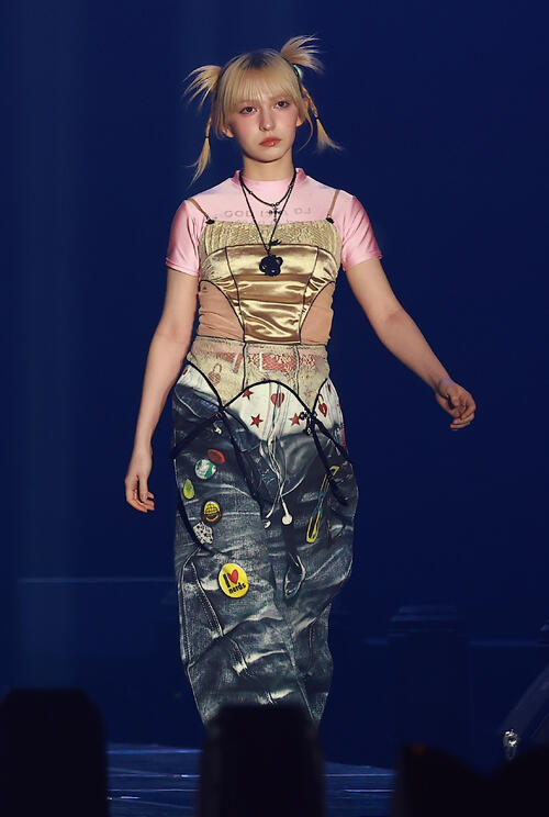 「CREATEs presents IDOL RUNWAY COLLECTION 2026 Supported by TGC」に登場したFRUITS ZIPPERの早瀬ノエル（撮影・野上伸悟）