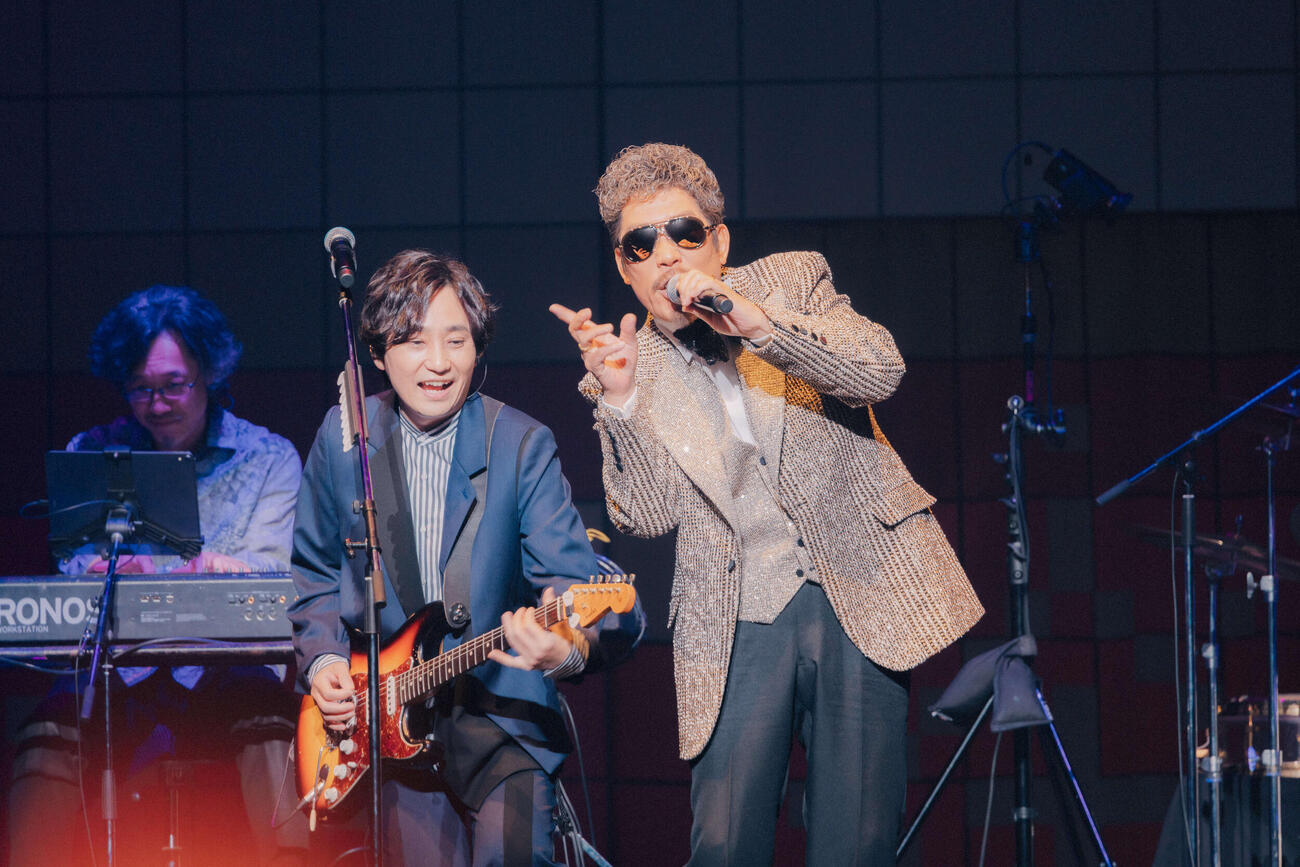 「超いきものがかりフェス　デビュー20周年だよ!!～ありがとうって伝えたくて～」に出演した鈴木雅之（撮影：白重　聡一郎）