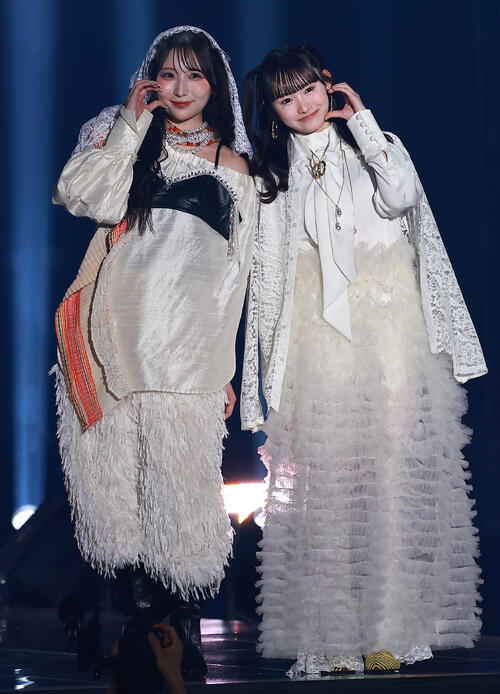 「CREATEs presents IDOL RUNWAY COLLECTION 2026 Supported by TGC」に登場したCANDY TUNEの小川奈々子（左）と≒JOY山野愛月（撮影・野上伸悟）