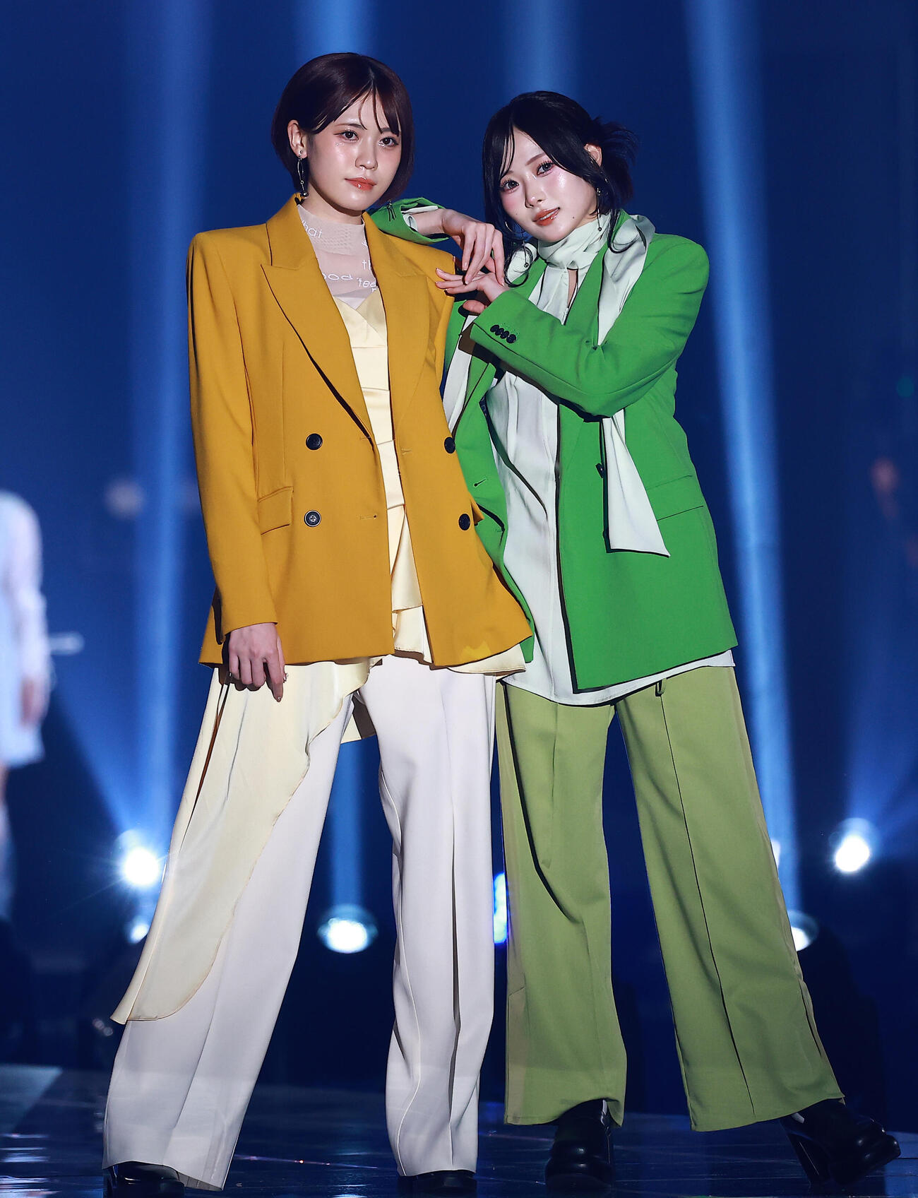 「CREATEs presents IDOL RUNWAY COLLECTION 2026 Supported by TGC」に登場したフルコースの阿部菜々実（左）と高嶺のなでしこの橋本桃呼（撮影・野上伸悟）