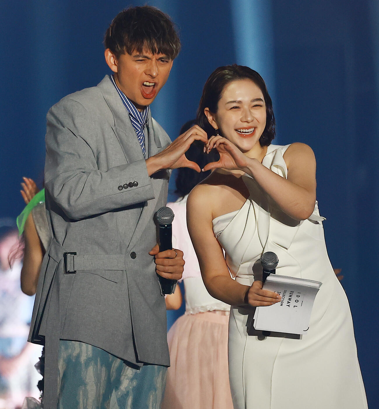 「CREATEs presents IDOL RUNWAY COLLECTION 2026 Supported by TGC」でMCを努めたハリー杉山（左）と村重杏奈（撮影・野上伸悟）
