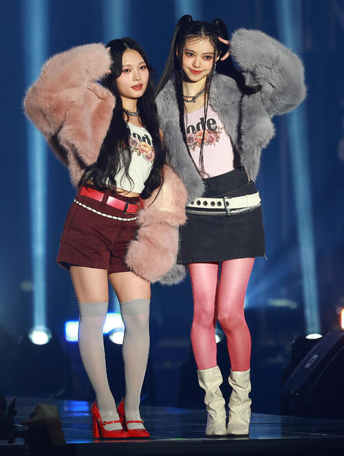 「CREATEs presents IDOL RUNWAY COLLECTION 2026 Supported by TGC」に登場したCANDY TUNEの桐原美（左）とMORE STARの中山こはく（撮影・野上伸悟）