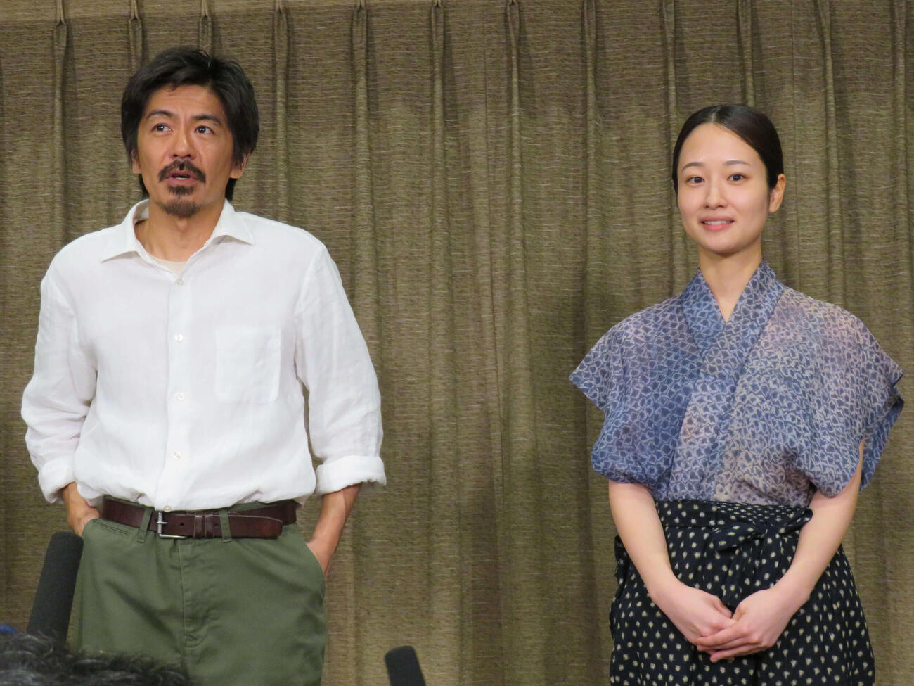 舞台「砂の女」合同取材会に出席した森田剛と藤間爽子（撮影・村上幸将）