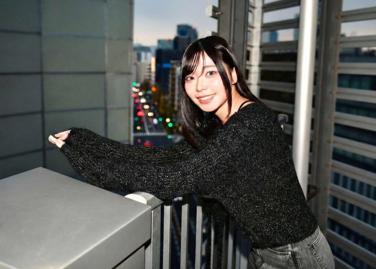 ブレイクを目指すシンガー・ソングライターの寺崎ひな（撮影・松尾幸之介）