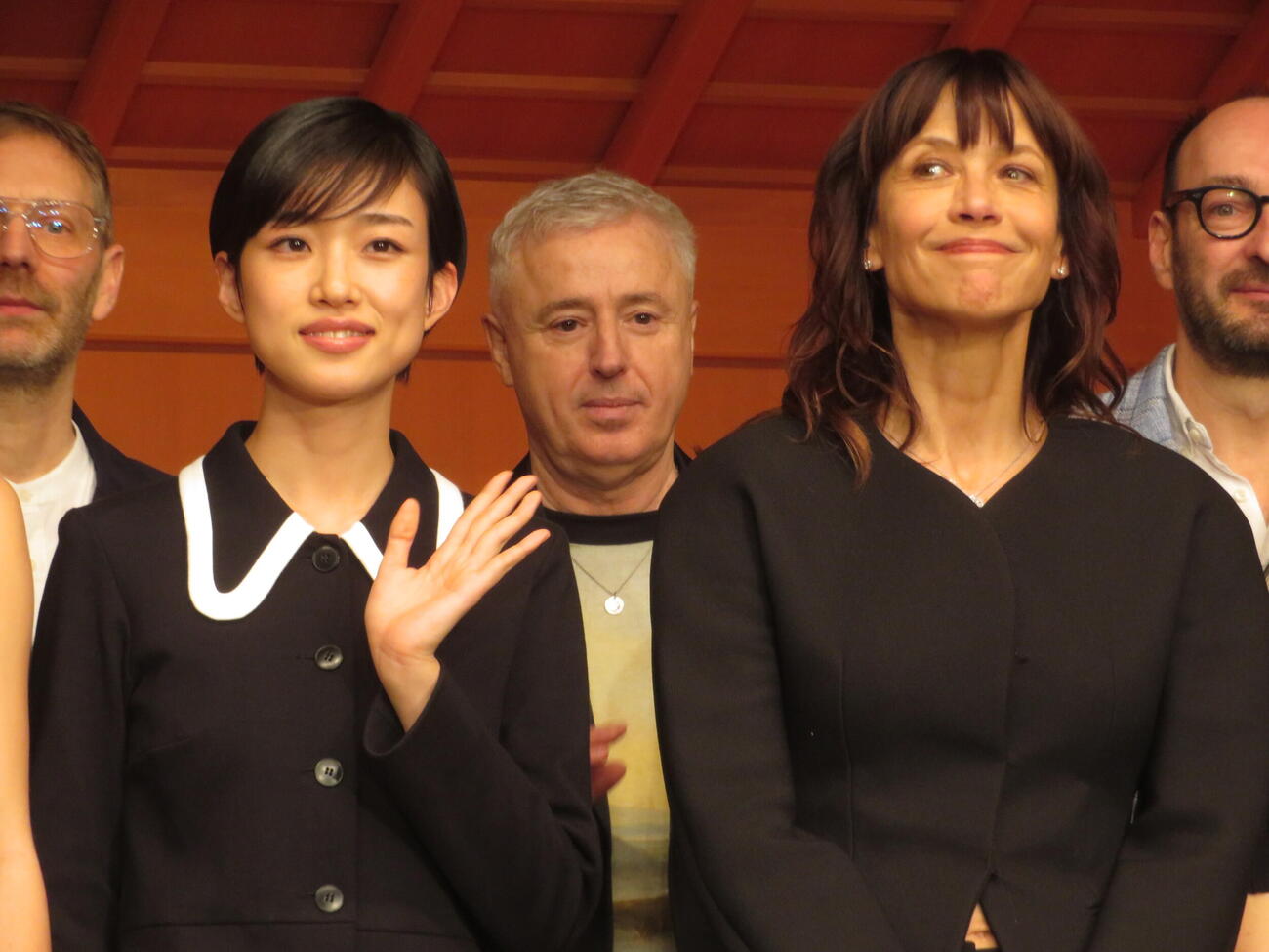 「フランス映画祭2026」オープニングセレモニーに参加した河合優実（左）とソフィー・マルソー（撮影・川田和博）