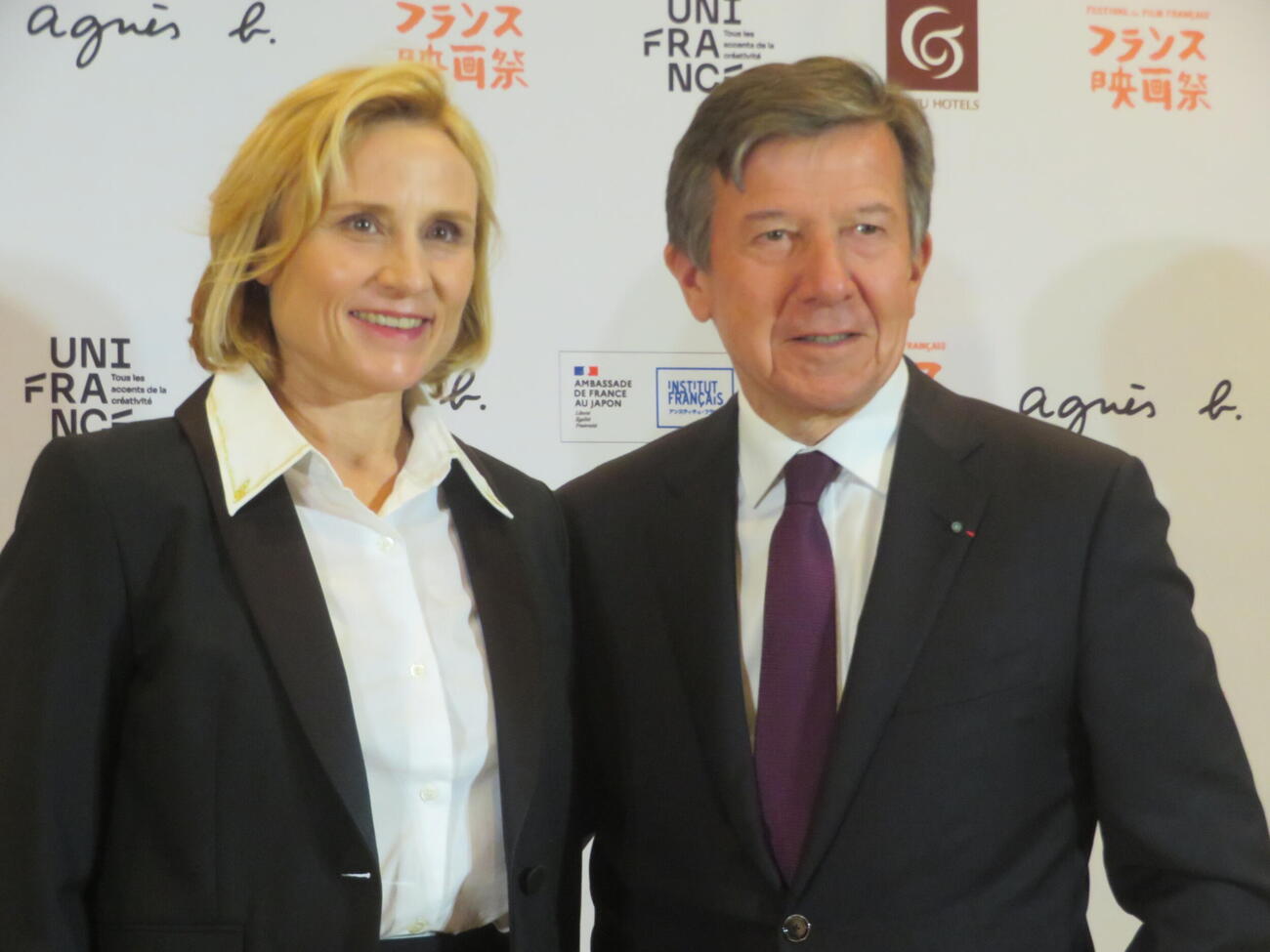 「フランス映画祭2026」フォトコールに参加したダニエラ・エルストナーユニフランスエグゼクティブディレクター（左）とジル・ペリソン同会長（撮影・川田和博）