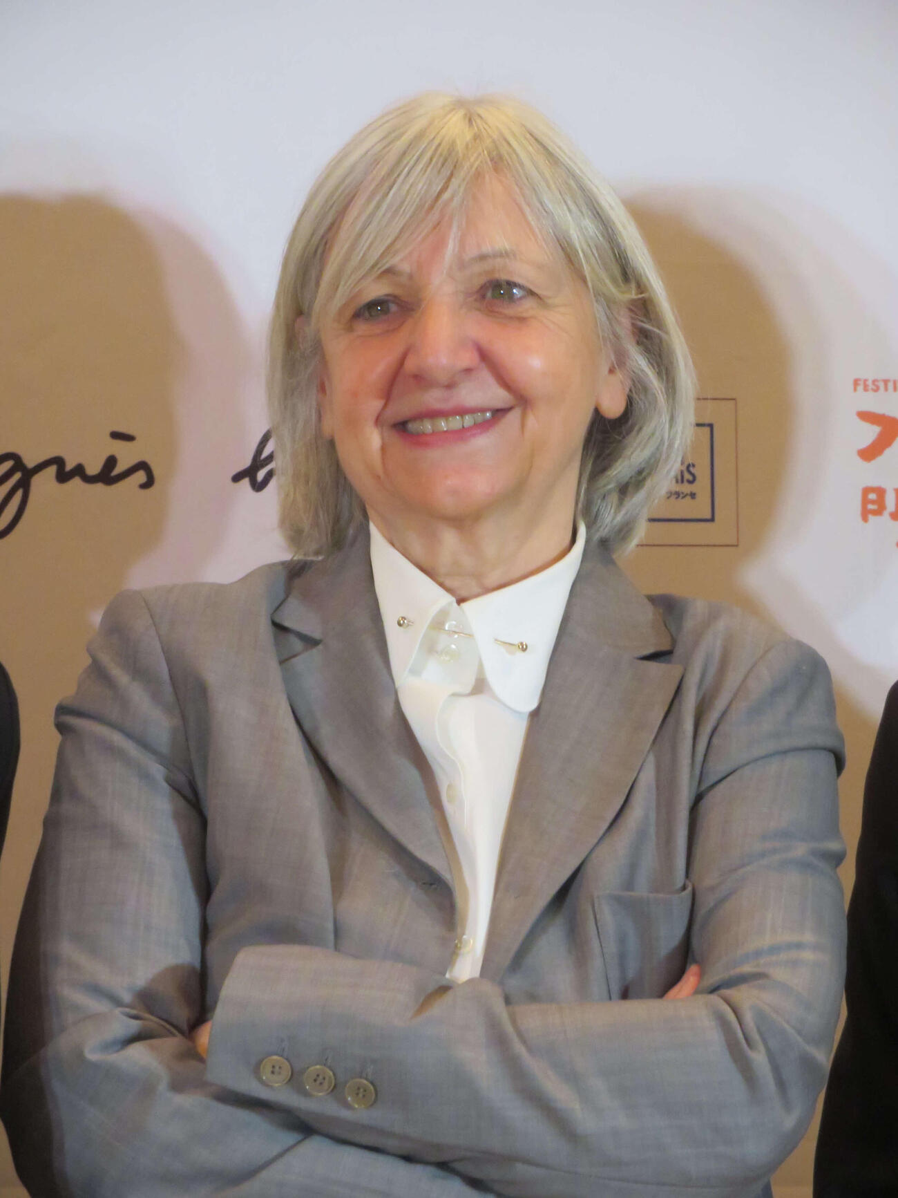 「フランス映画祭2026」フォトコールに参加したベアトリス・ルフラペールデュエレン駐日仏大使（撮影・川田和博）