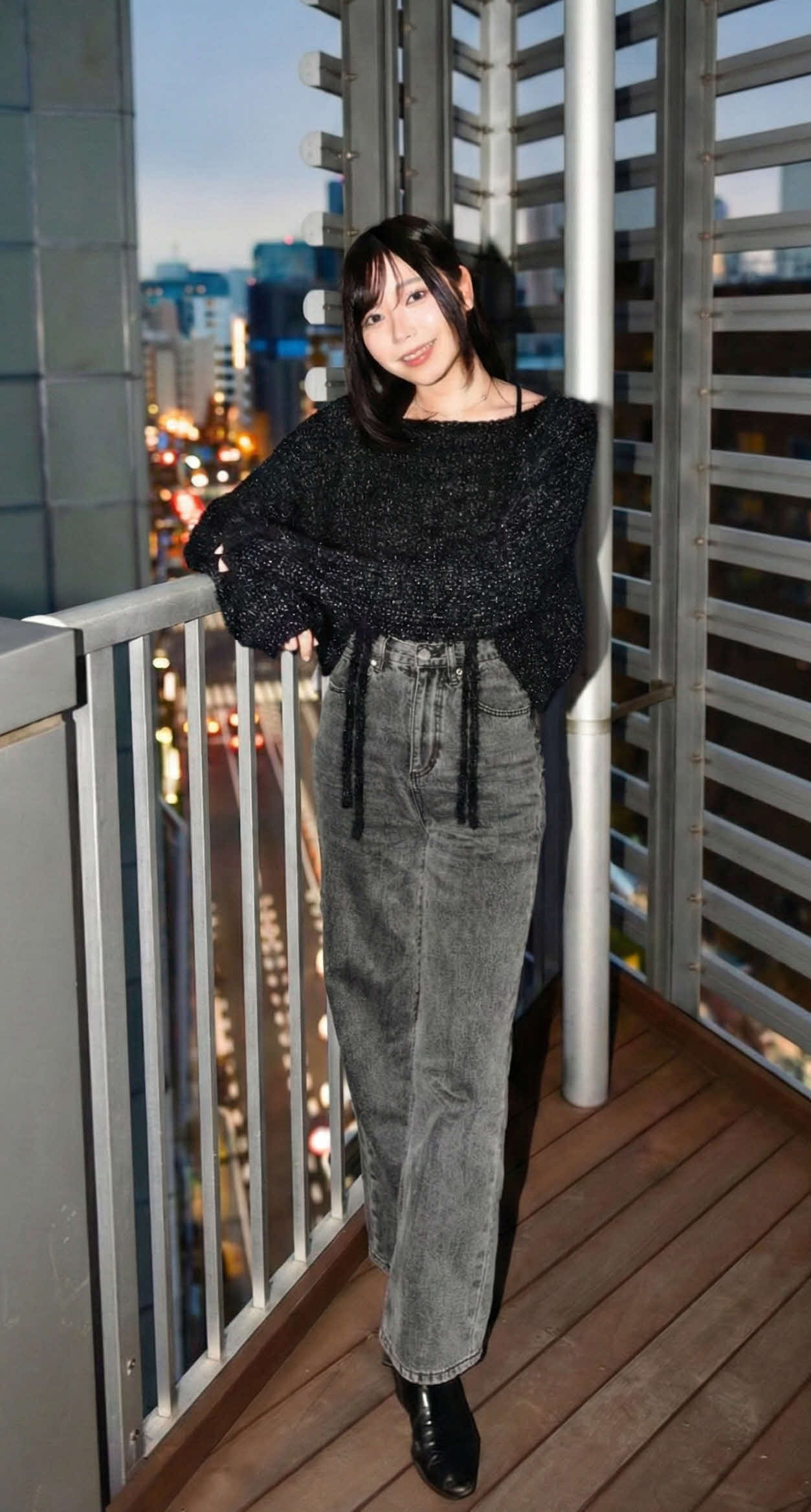 ブレイクを目指すシンガー・ソングライターの寺崎ひな（撮影・松尾幸之介）