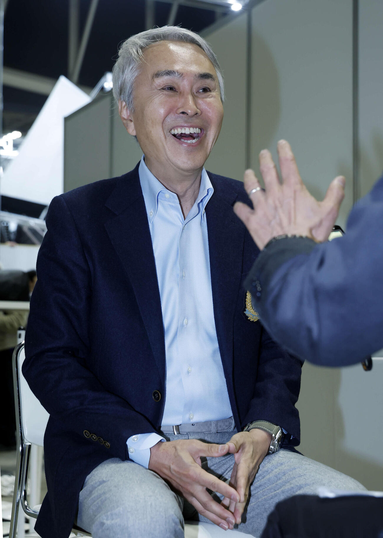 日本マリン賞2026表彰式　表彰式後、本紙の取材に応じ、笑顔を見せる石原伸晃氏（撮影・山本朝陽）