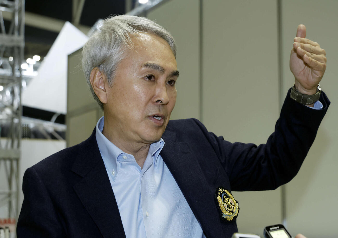 日本マリン賞2026表彰式　表彰式後、本紙の取材に応じた石原伸晃氏（撮影・山本朝陽）
