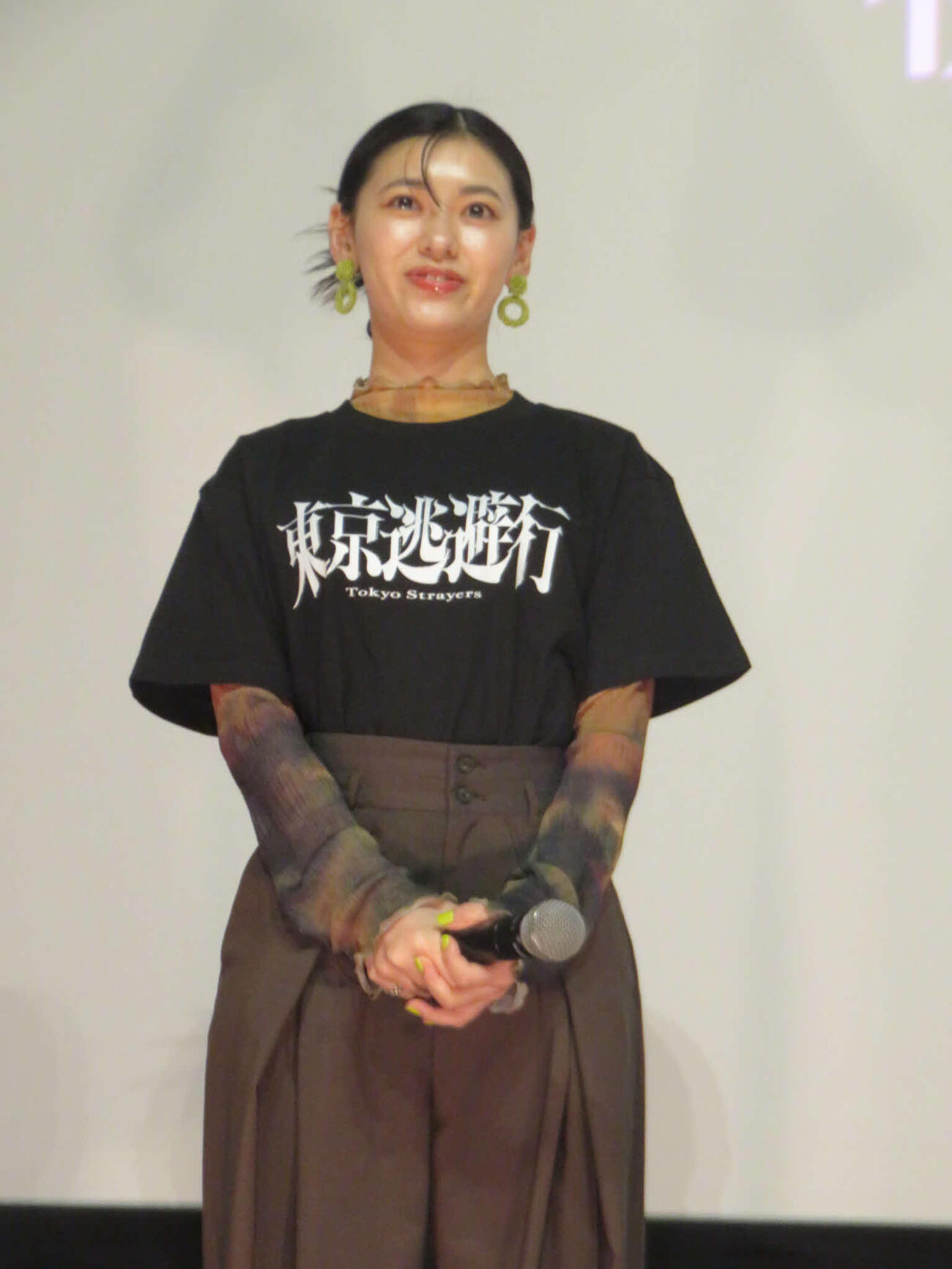 涙ぐむ池田朱那