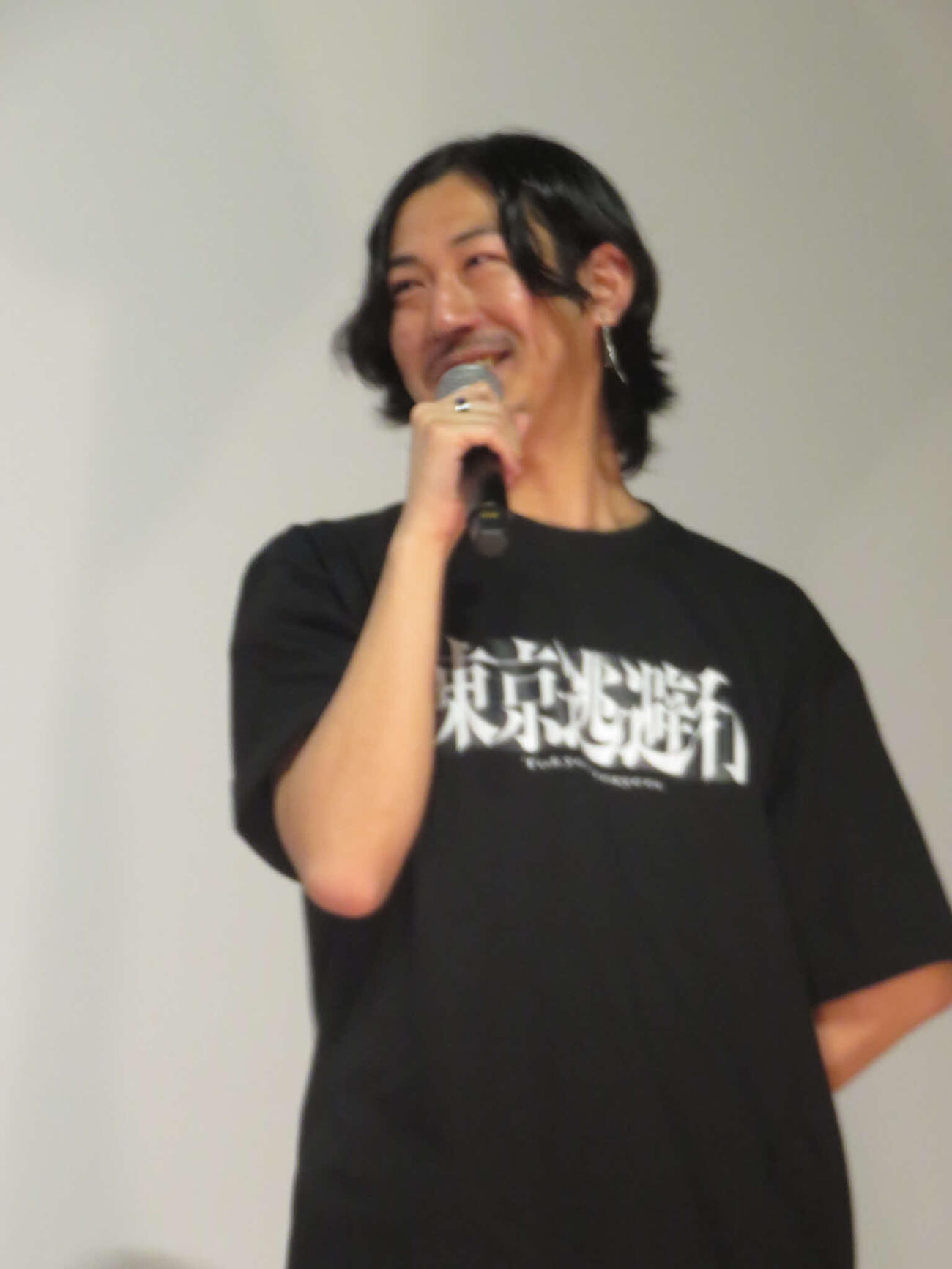 涙ぐむ町田恋監督
