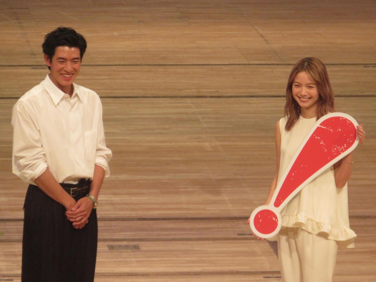 大河ドラマ「豊臣兄弟！」トークイベントに出席した中島歩（左）と宮﨑あおい（撮影・川田和博）