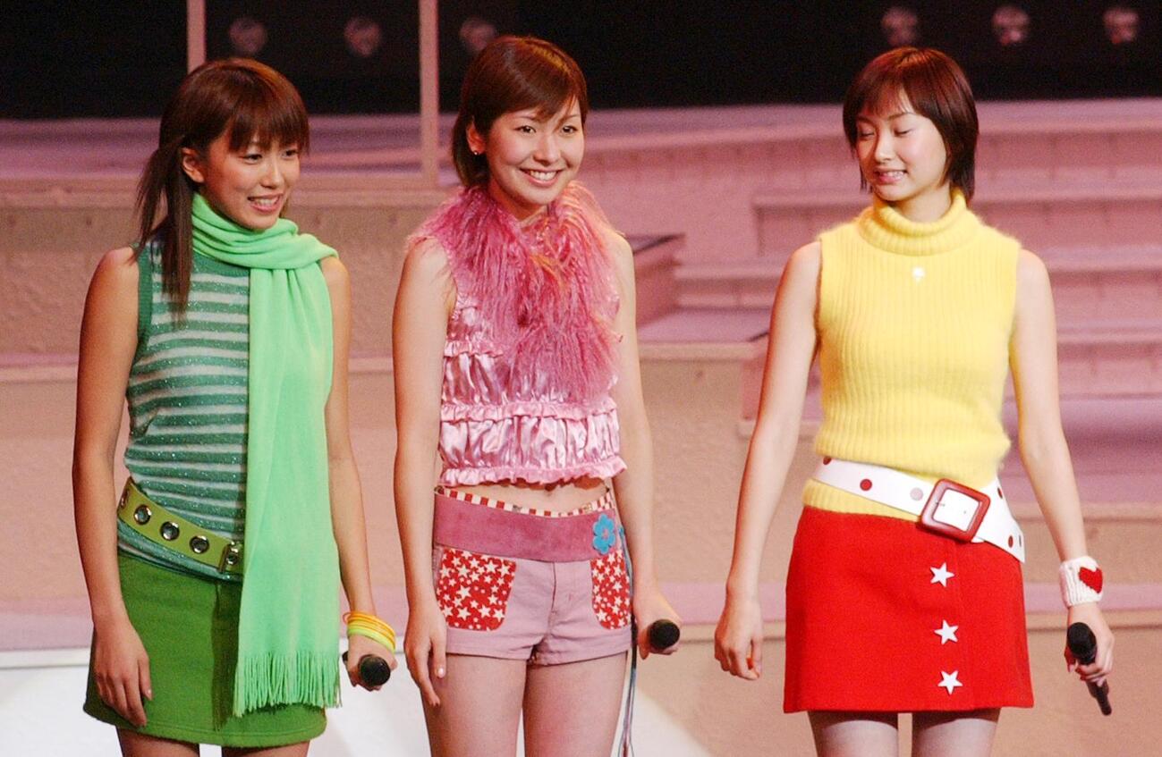 カントリー娘。左から里田まい、石井リカ、藤本美貴（2002年1月撮影）