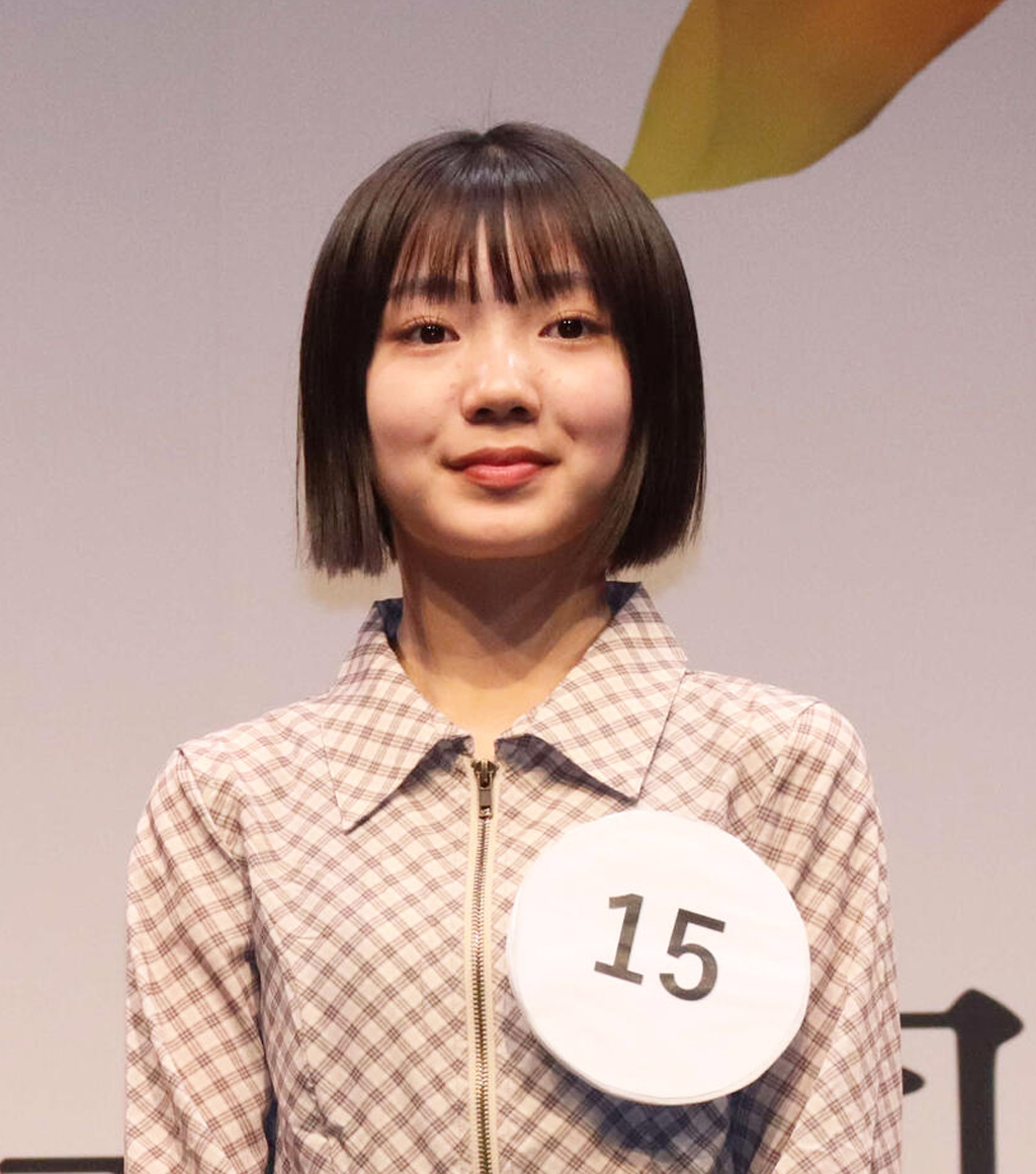 「美少女図鑑AWARD 2026」授賞式。審査員特別賞の栗原愛香さん