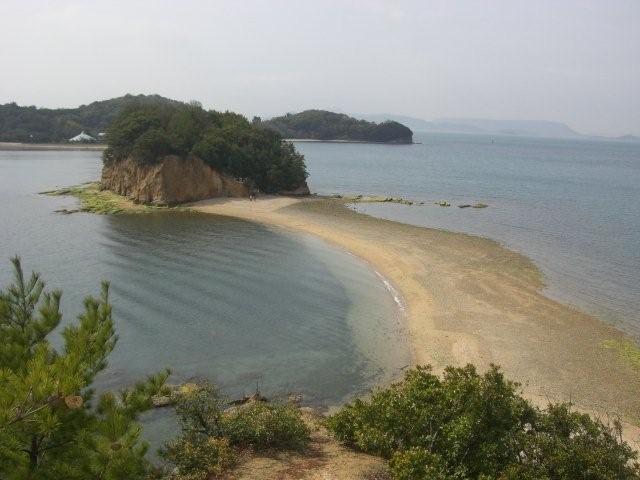 香川・小豆島のエンゼルロード（2011年撮影）