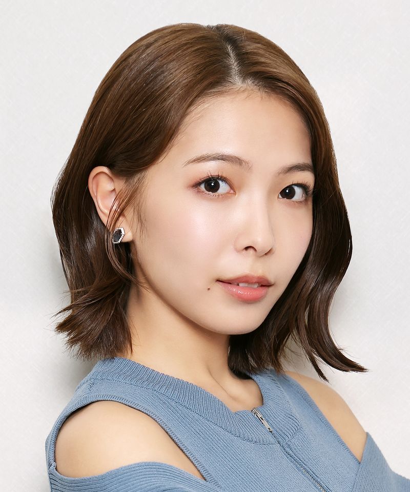 ホステス塚地寧々役の寺本莉緒（C）三つ葉優雨／小学館／NBCユニバーサル・エンターテイメントジャパン