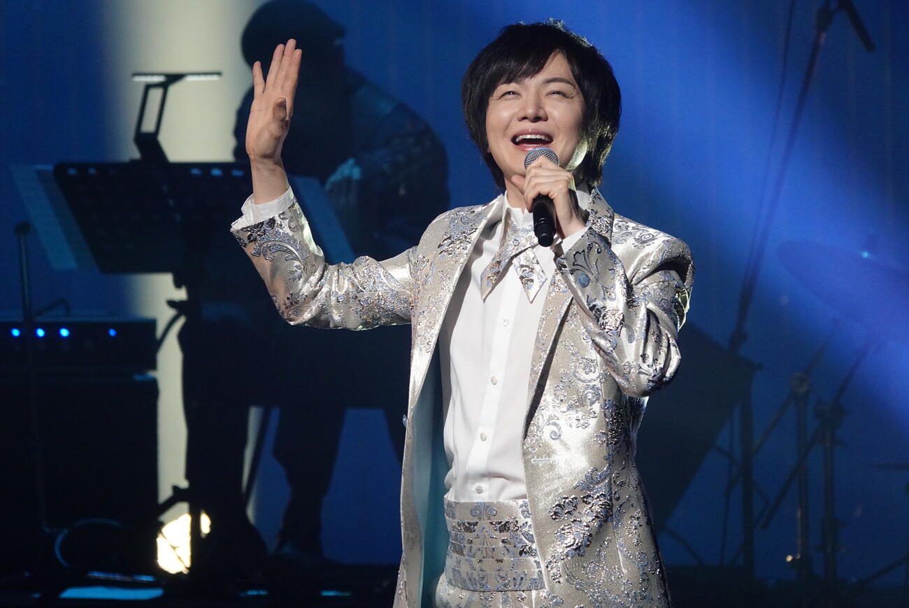 単独公演「竹島宏25周年の入り口Jewel Box～トパーズ～」を行った竹島宏