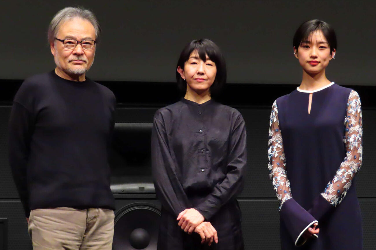 「第7回大島渚賞」記念上映会に登壇した、左から黒沢清氏、早川千絵監督、河合優実
