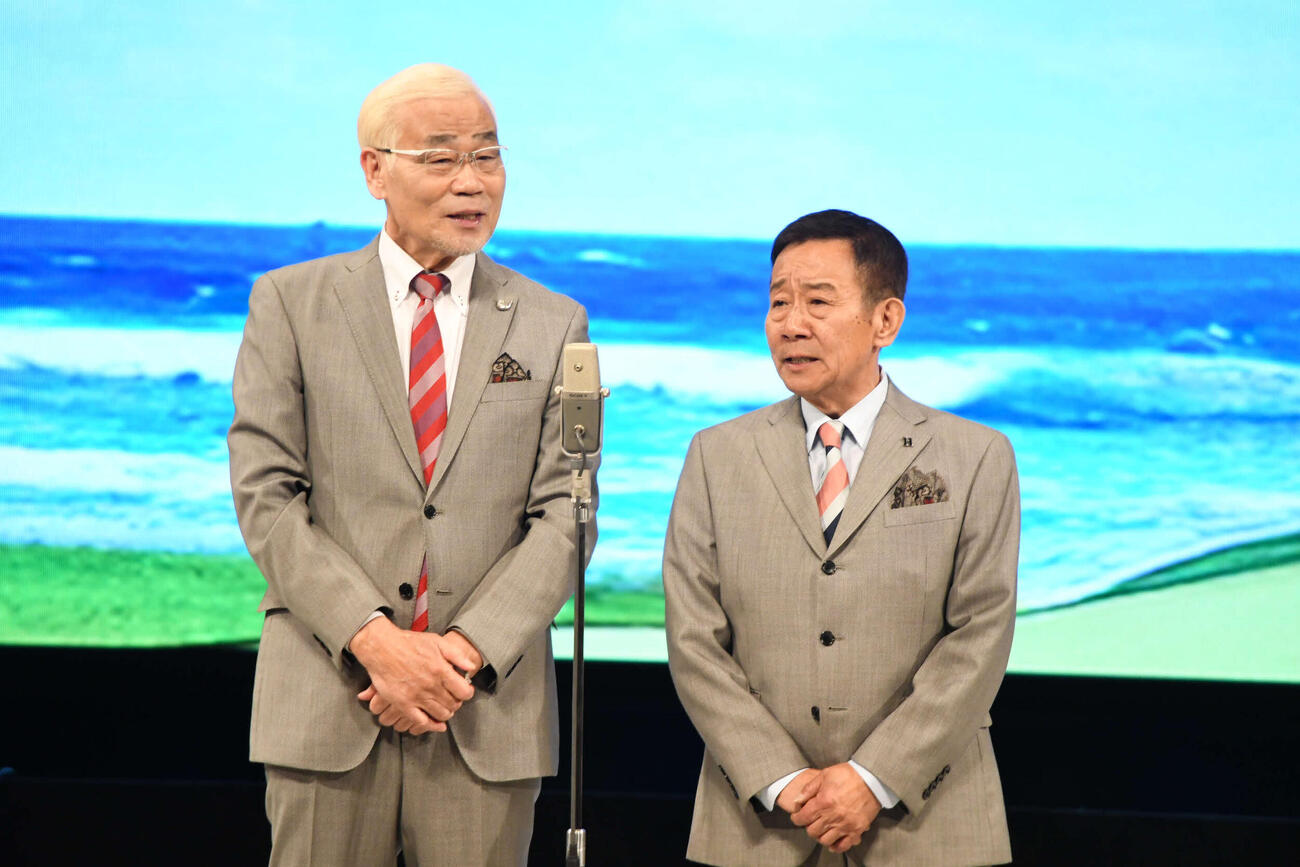 結成50周年記念公演「来て！見て！笑て！」大阪公演千秋楽を迎えたオール阪神・巨人（2026年3月撮影）