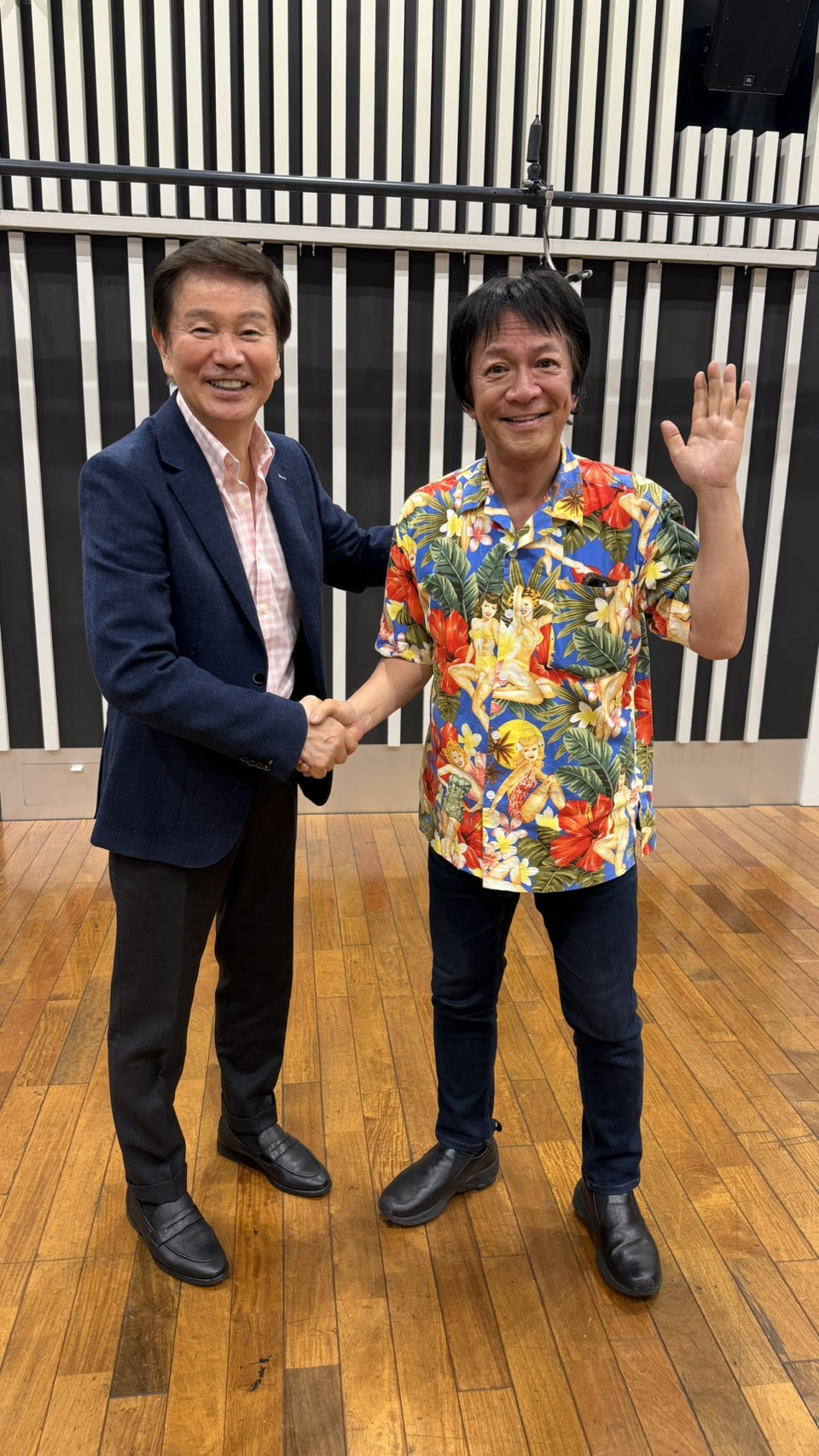 40年近い友人関係の“青春の巨匠”森田健作（左）と“バカ映画の巨匠”河崎実監督