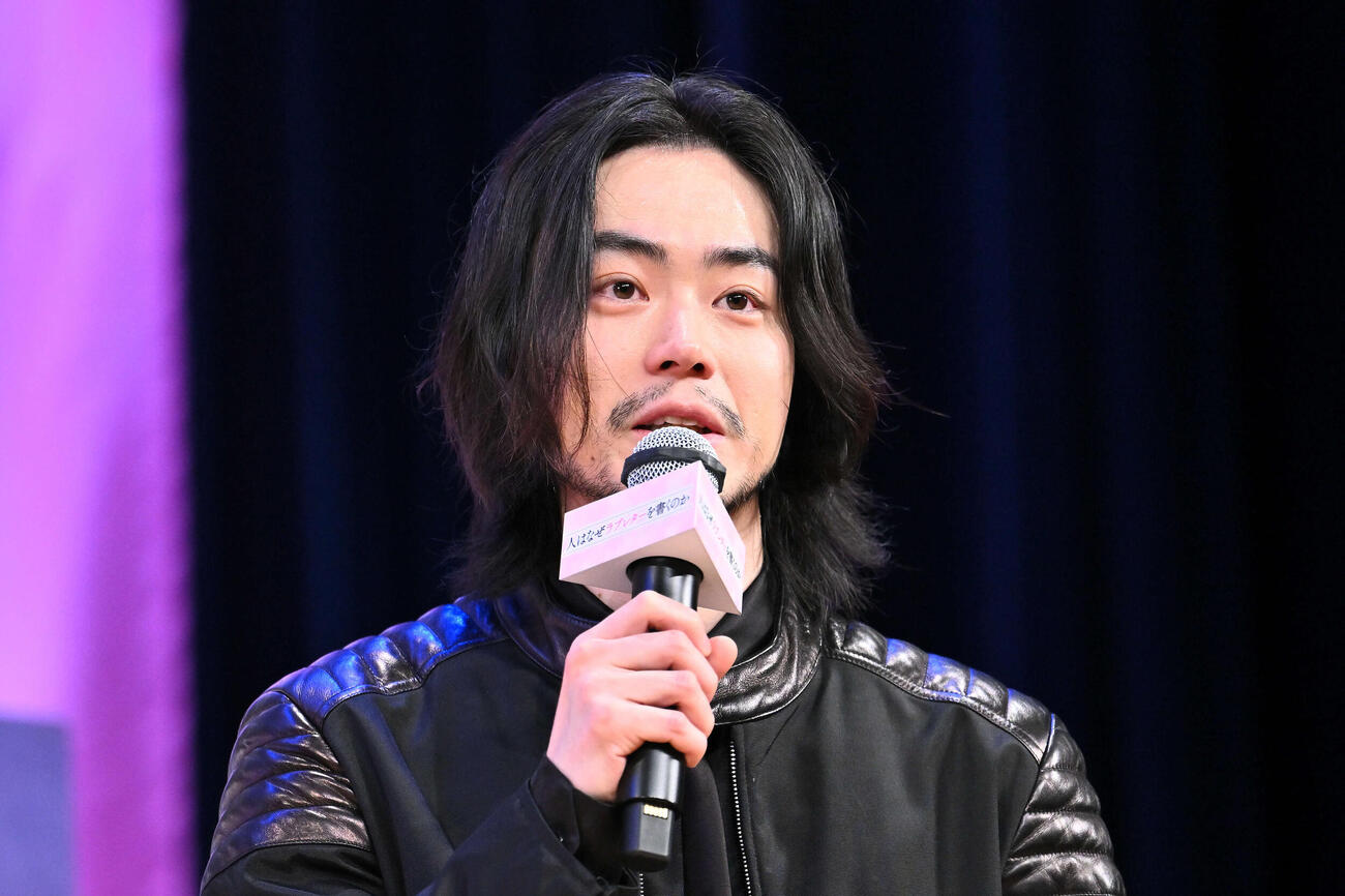 映画「人はなぜラブレターを書くのか」完成披露試写会でトークする菅田将暉（撮影・滝沢徹郎）