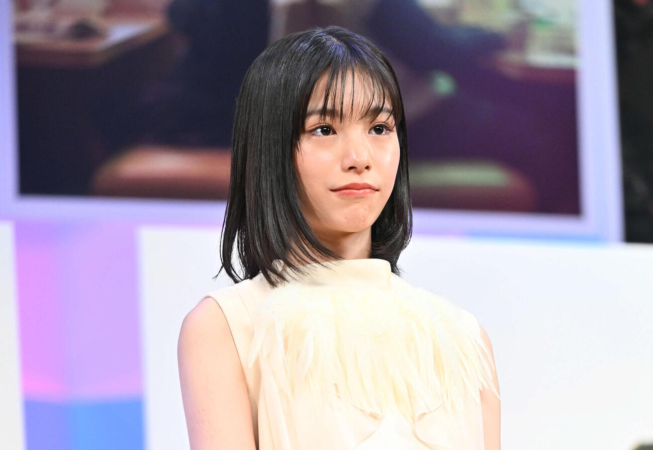 映画「人はなぜラブレターを書くのか」完成披露試写会のイベントに臨む當真あみ（撮影・滝沢徹郎）