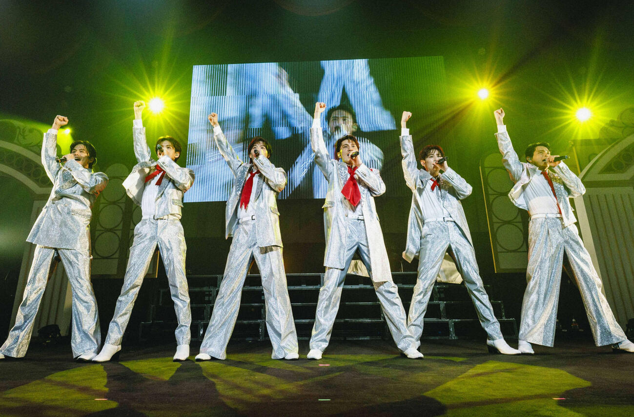 「SHOW－WA 2nd Concert Tour 2026　“道”」最終公演でパフォーマンスするSHOW－WA。左から井筒雄太、寺田真二郎、塩田将己、山本佳志、向山毅、青山隼