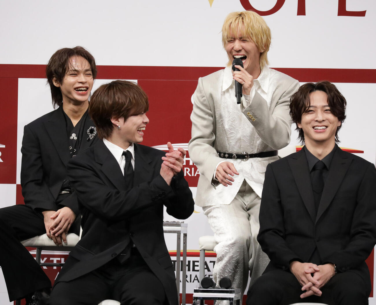 EX THEATER ARIAKEオープニング発表会でクロストークする大橋和也（前列左）、寺西拓人（前列右）、上田竜也（後列左）、川島如恵留（撮影・中島郁夫）