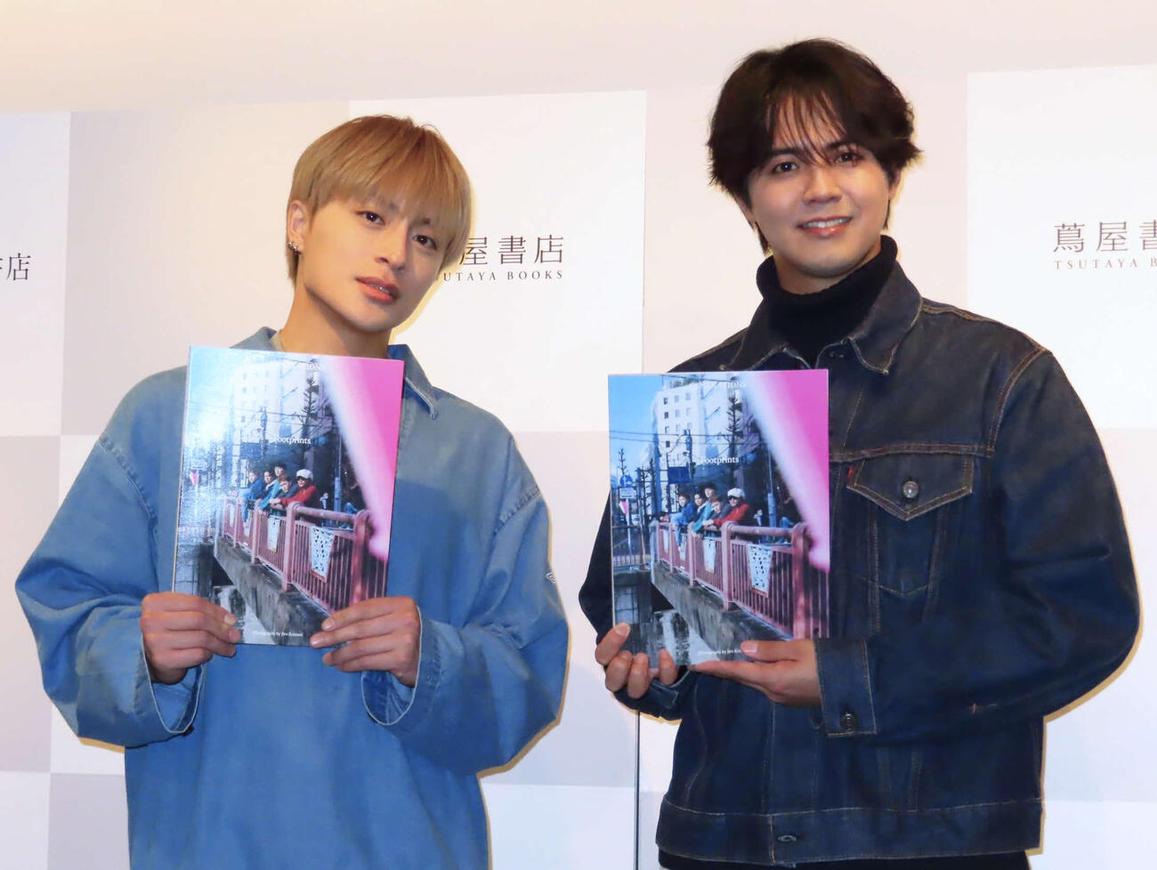 写真集「Footprints」発売記念イベントに出席した白濱亜嵐（左）と片寄涼太