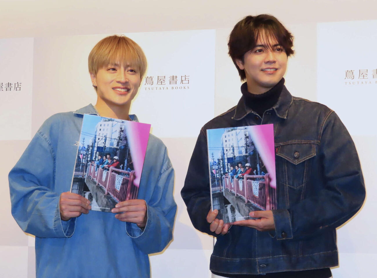 写真集「Footprints」発売記念イベントに出席した白濱亜嵐（左）と片寄涼太
