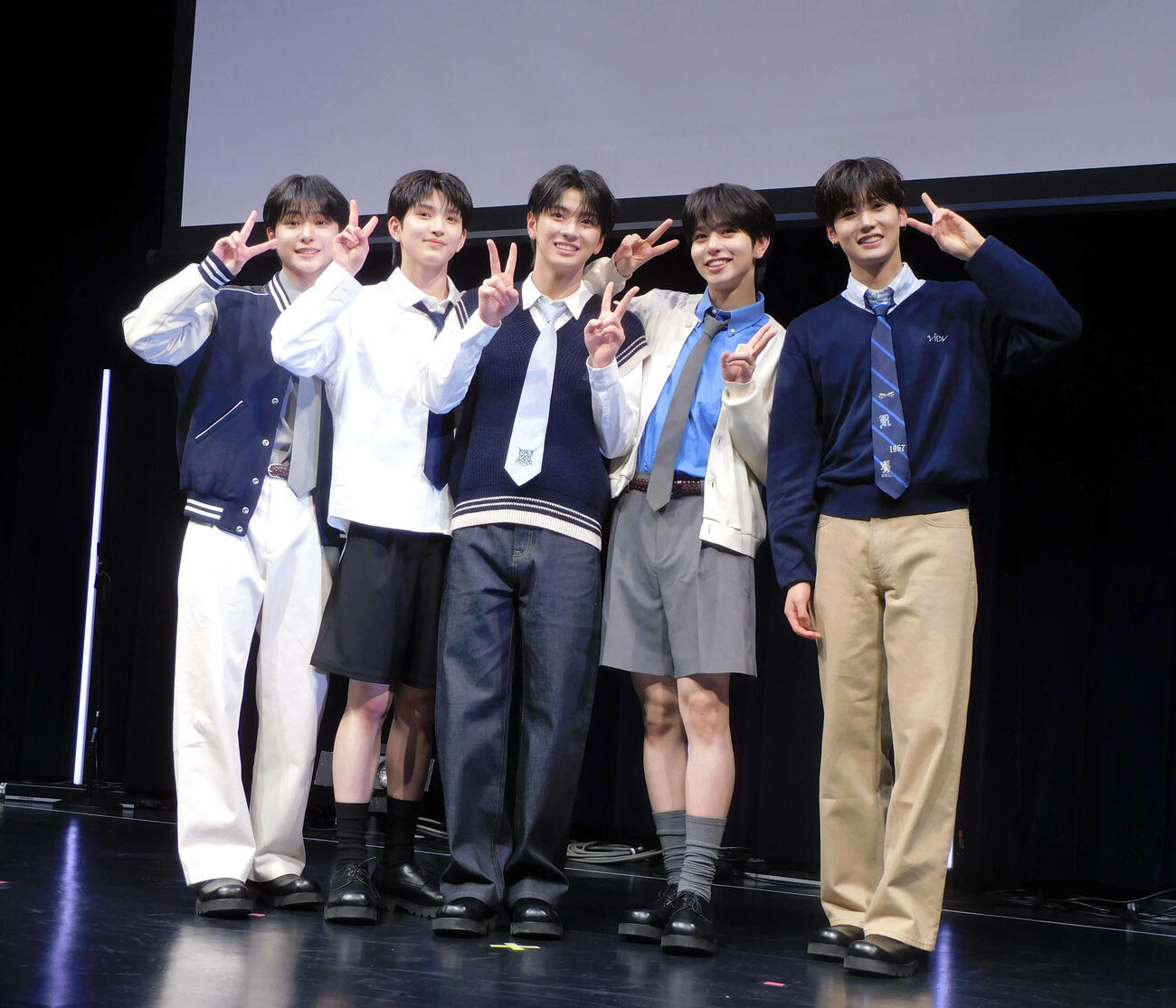 プレデビューを果たしたVIBY、左からKOTARO、IO、RENKI、AKITO、RYOHA（撮影・寺本吏輝）