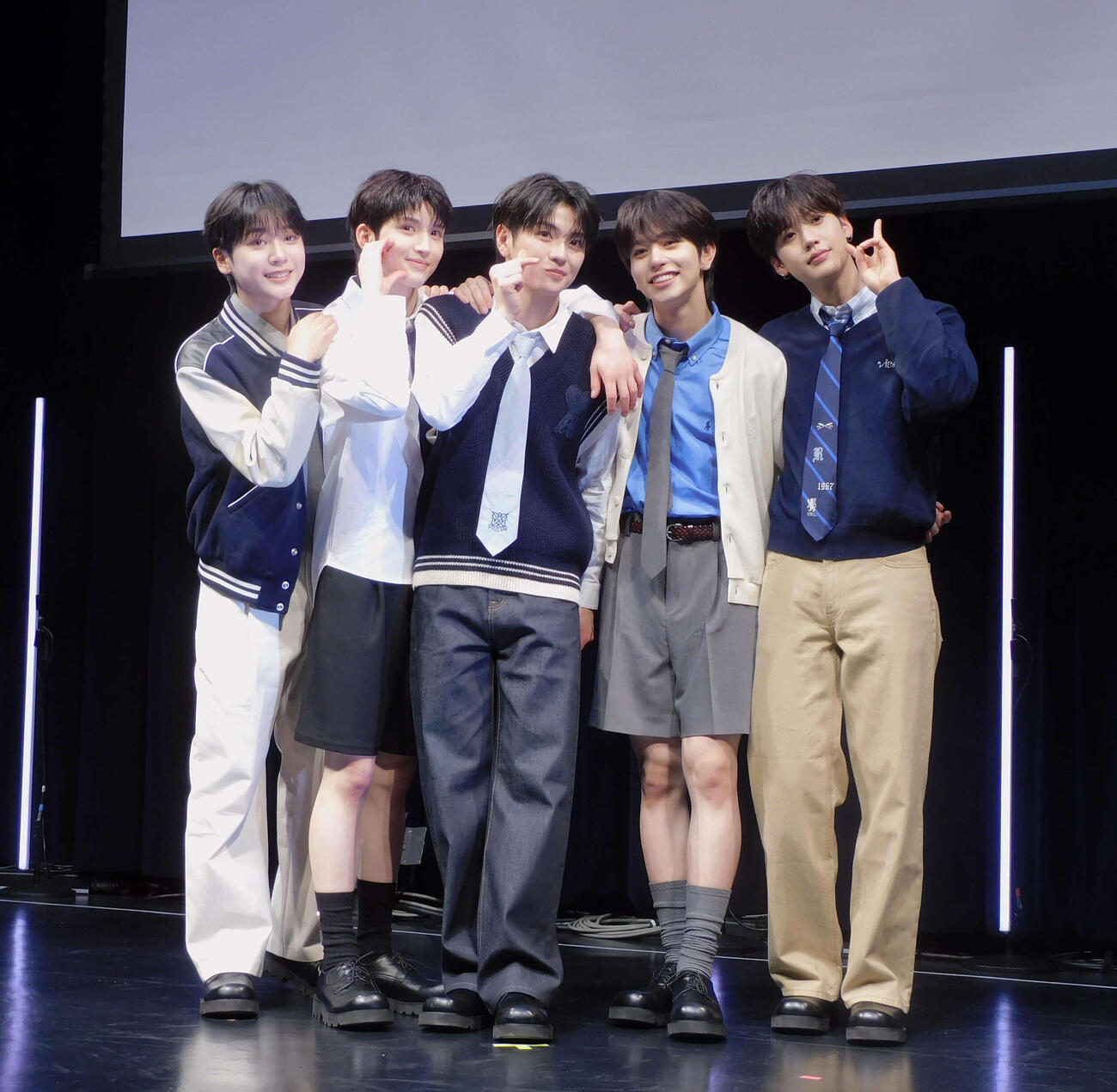 プレデビューを果たしたVIBY、左からKOTARO、IO、RENKI、AKITO、RYOHA（撮影・寺本吏輝）