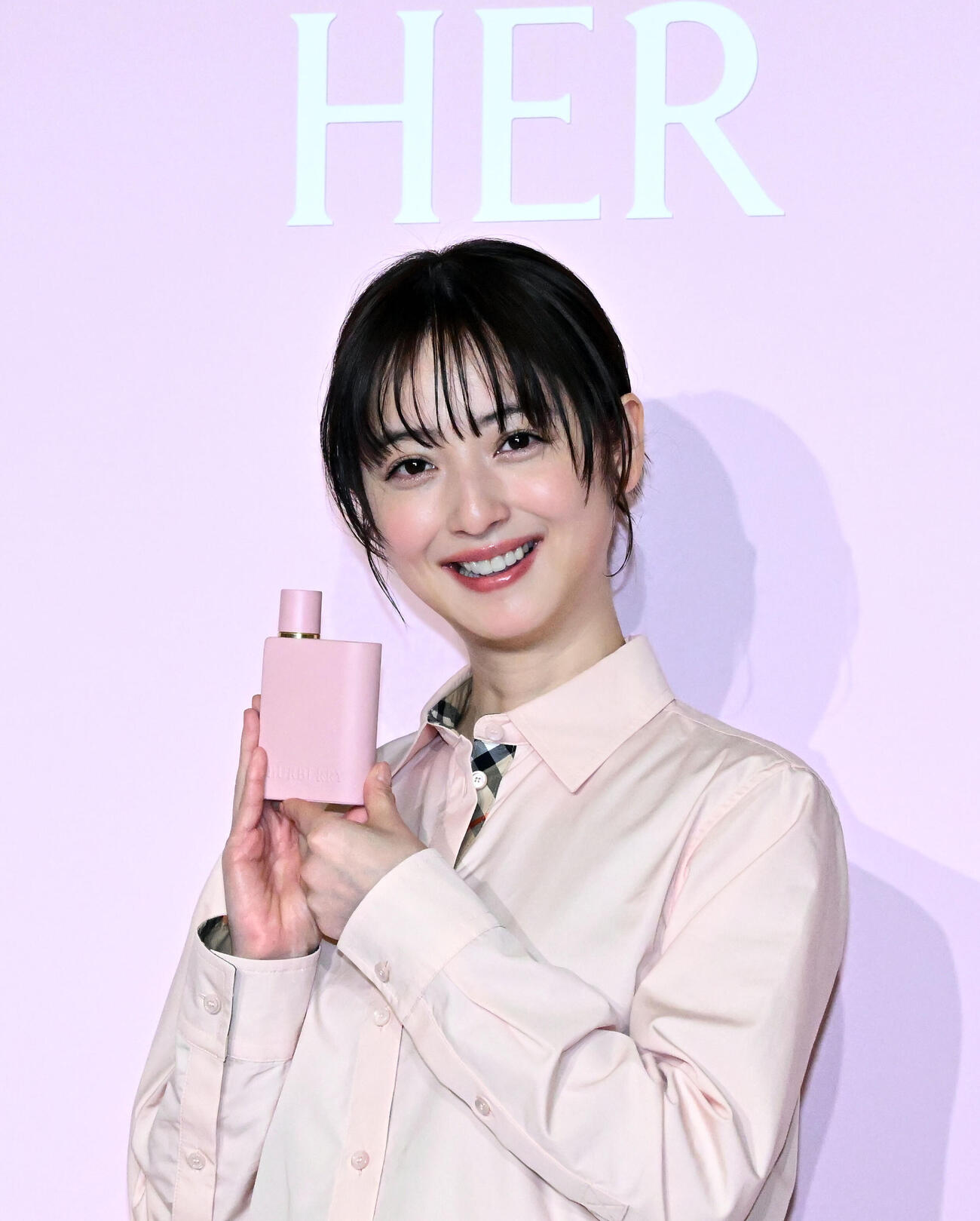 「バーバリービューティ」の新製品発表イベントに登場した佐々木希（撮影・千葉一成）