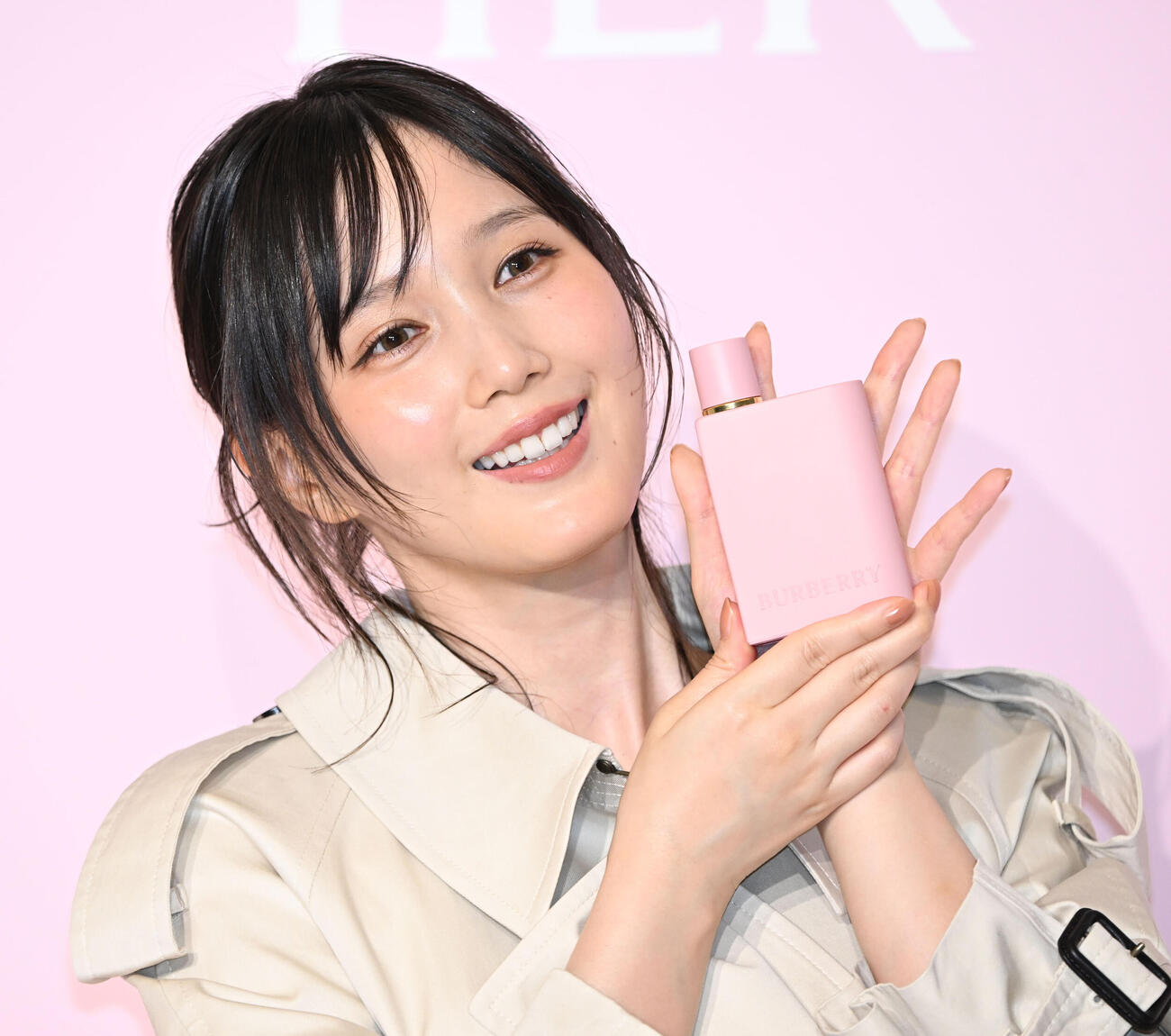 「バーバリービューティ」の新製品発表イベントに登場した本田翼（撮影・千葉一成）