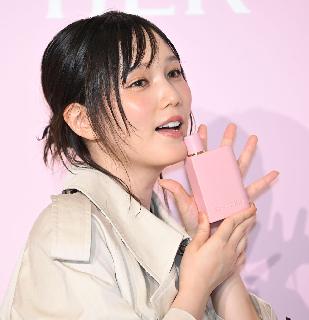 「バーバリービューティ」の新製品発表イベントに登場した本田翼（撮影・千葉一成）