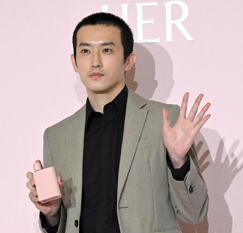 「バーバリービューティ」の新製品発表イベントに登場した杉野遥亮（撮影・千葉一成）
