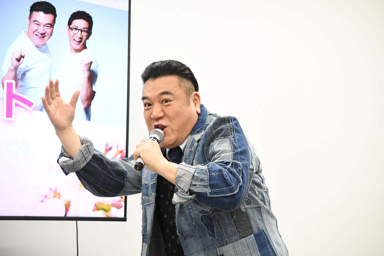 カンテレの改編会見に出席したアンタッチャブル山崎弘也（撮影・阪口孝志）