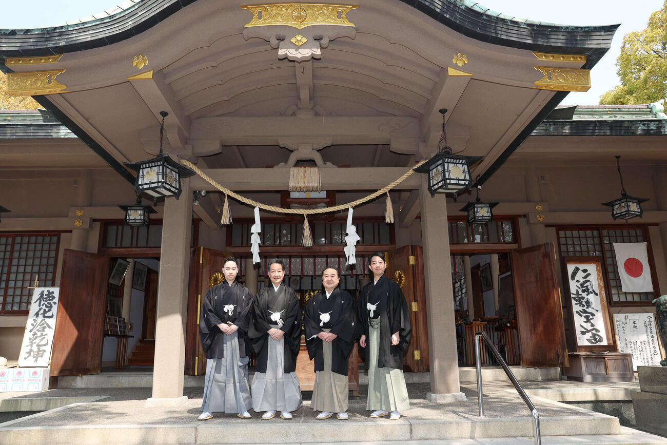 坂田藤十郎七回忌追善顕彰祭に参列した、左から、中村虎之介、中村扇雀、中村鴈治郎、中村壱太郎