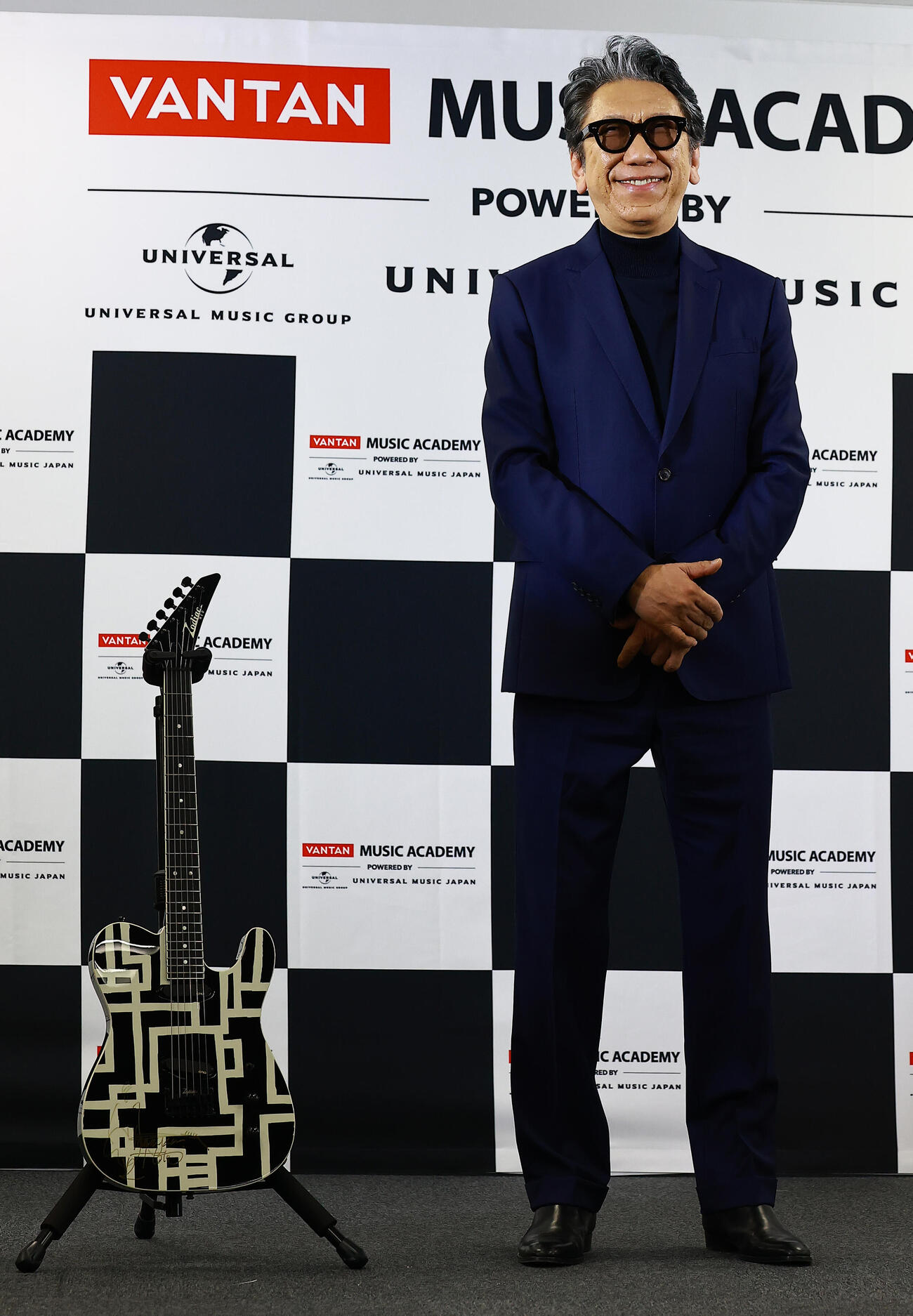 「バンタンミュージックアカデミー　POWERED BY　ユニバーサルミュージック」の開校イベントに登場した特別顧問の布袋寅泰（撮影・野上伸悟）
